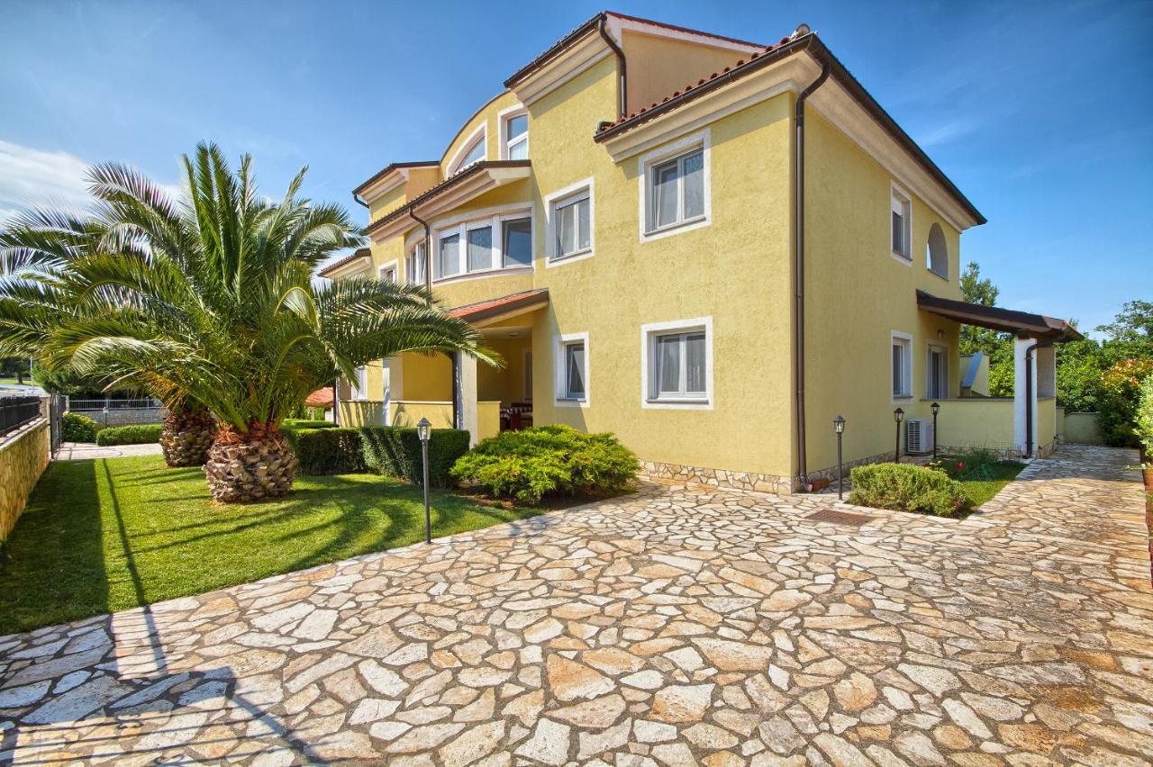 Apartments Gilly 1 Премантура Экстерьер фото