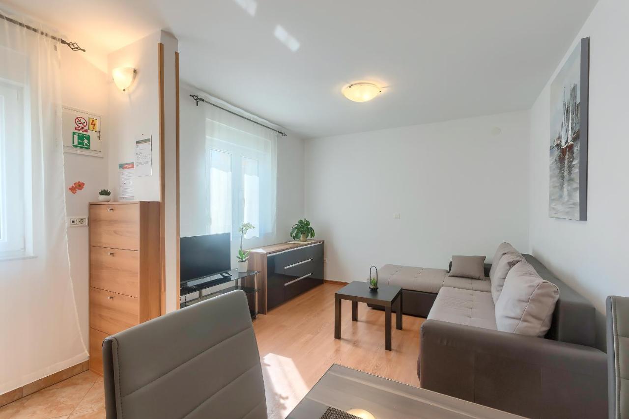 Apartments Gilly 1 Премантура Экстерьер фото
